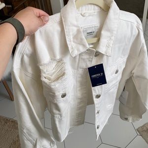 NWT Cropped white denim jacket // forever 21